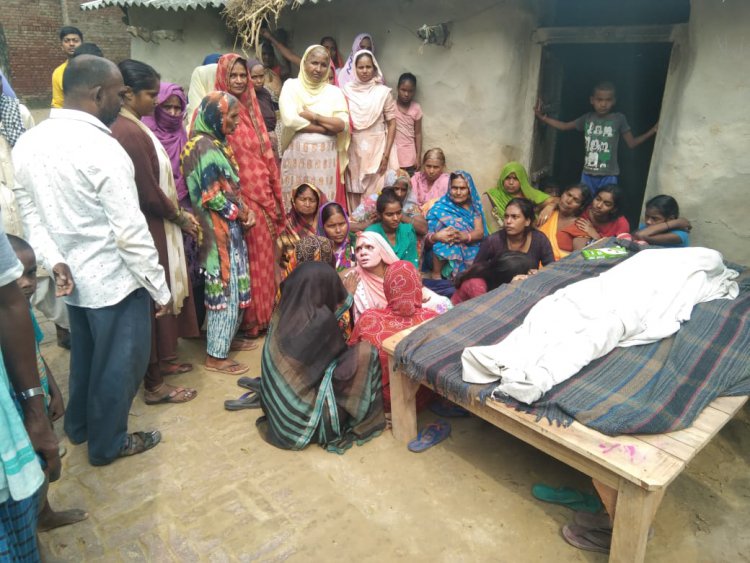 गैस पाइपलाइन गड्ढे में गिरने से युवती की मौत..