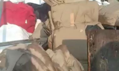 पुलिस वर्दी ले जाते समय पुलिस वैन में लगी आग।