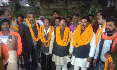 निकाय चुनाव को लेकर अपना दल एस पार्टी की एक महत्वपूर्ण  समीक्षा बैठक