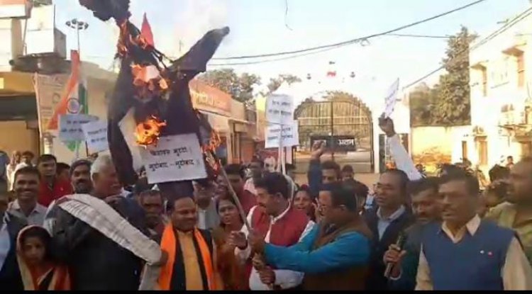 पाकिस्तानी विदेश मंत्री बिलावल भुट्टो का शंकरगढ़ में फूंका गया पुतला