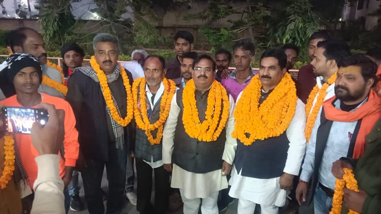 निकाय चुनाव को लेकर अपना दल एस पार्टी की एक महत्वपूर्ण  समीक्षा बैठक