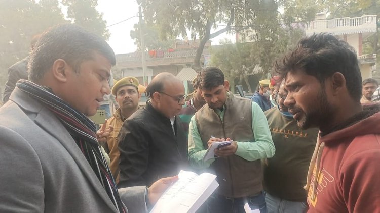 जिलाधिकारी के आते ही एडीओ पंचायत और ग्राम प्रधान में मचा हड़कंप