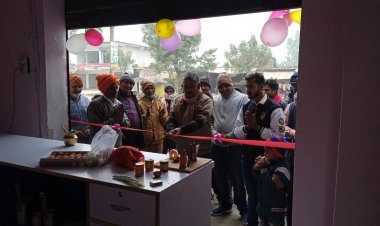 गरियांव बाजार में जय बालाजी सोलंकी डेयरी का हुआ उद्घाटन