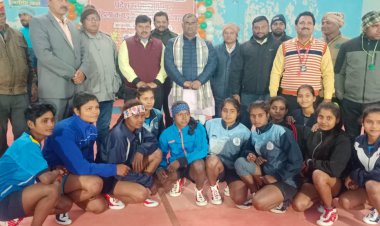 इन्दिरा गांधी स्पोर्टस स्टेडियम सिद्दीकपुर में महिला कबड्डी प्रतियोगिता का उद्घाटन