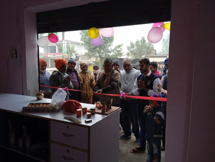 गरियांव बाजार में जय बालाजी सोलंकी डेयरी का हुआ उद्घाटन