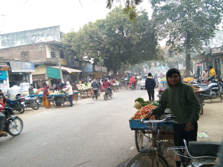 साप्ताहिक बंदी के दौरान खुल गए दुकाने बाजारों में दिखी भीड़.....