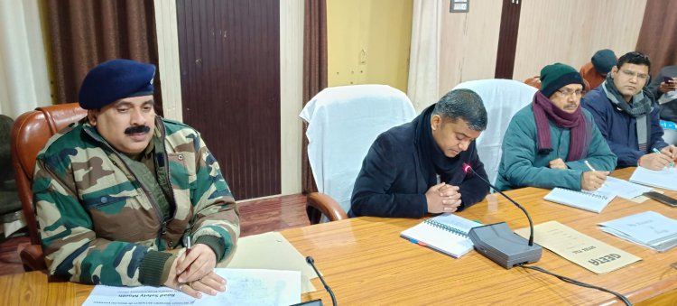 जौनपुर / विकास भवन के सभागार में सडक सुरक्षा समिति की बैठक सम्पन्न