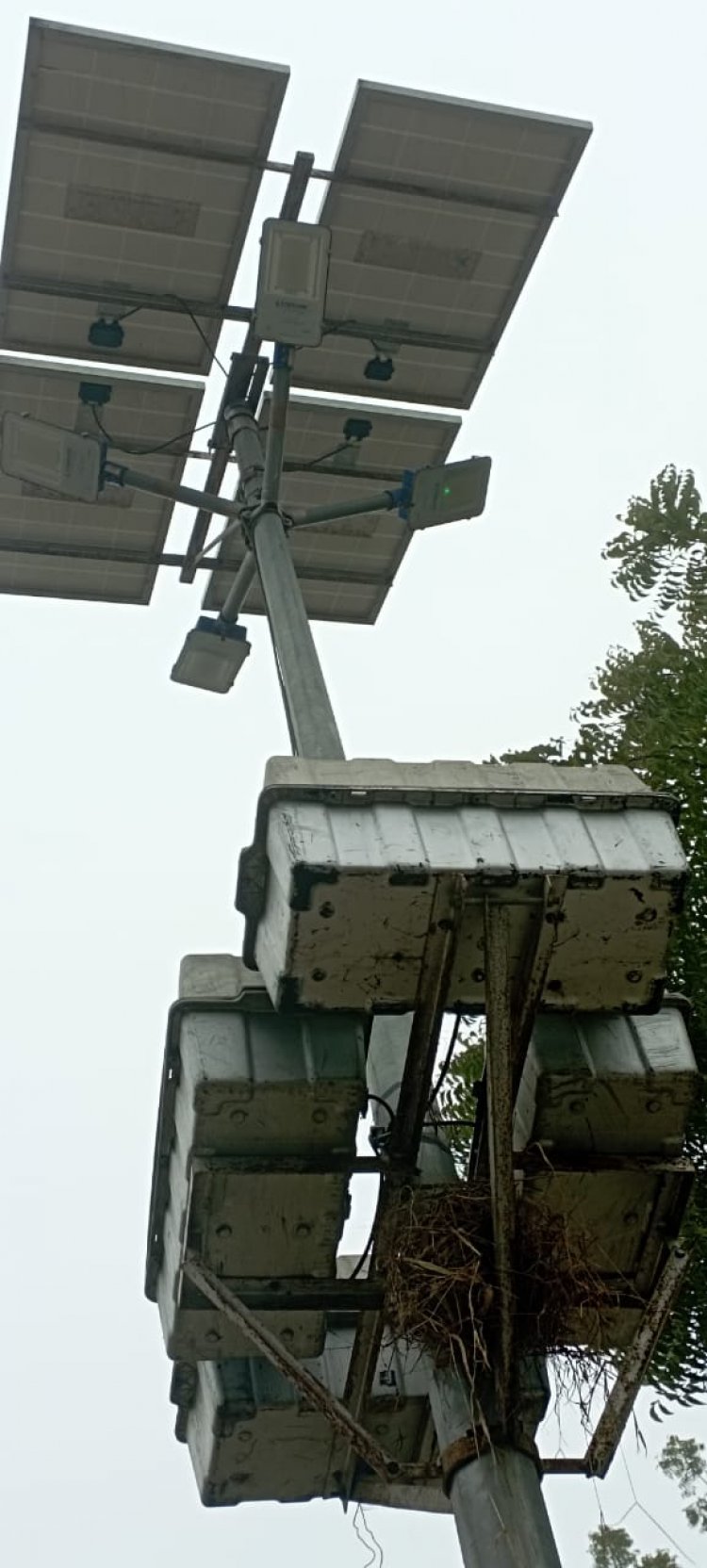 जनता गिड़गिडाती रही अपने अधिकार के लिए, सरकारी कर्मचारीयो का मौन धारण