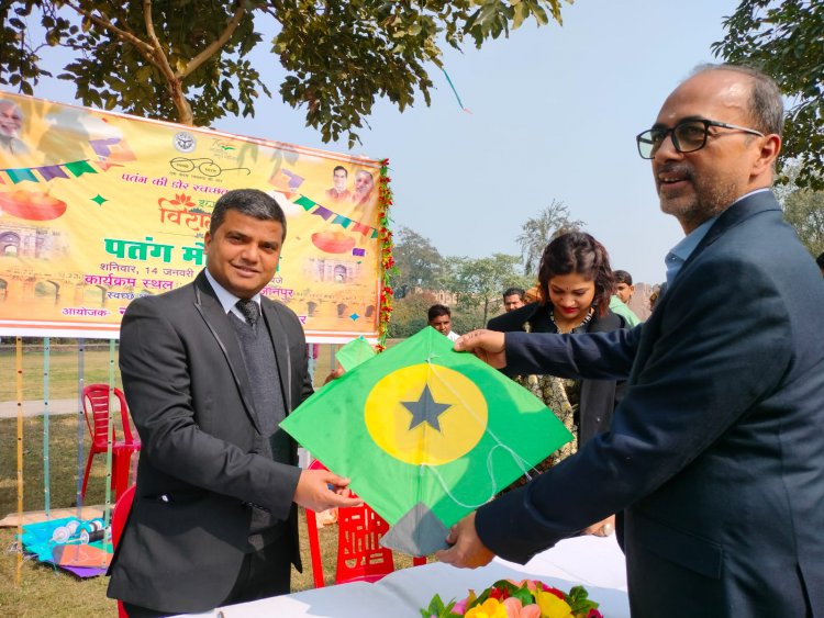 पतंग महोत्सव के माध्यम से दिया स्वच्छता का संदेश 