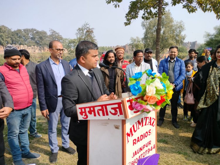 पतंग महोत्सव के माध्यम से दिया स्वच्छता का संदेश 