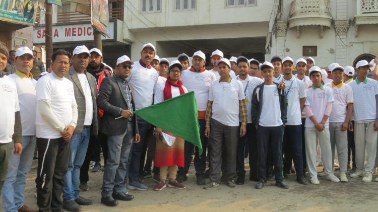 ’स्वच्छता का संदेश देने के लिए दौड़े युवा’