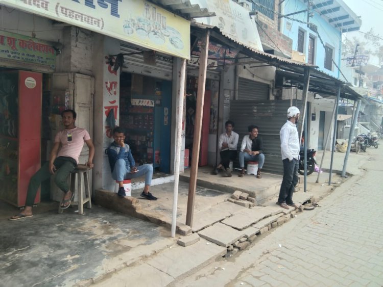 साप्ताहिक बंदी के बाद भी खुल रही दुकाने, प्रशासन मौन