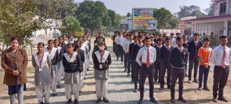 दोपहिया वाहन तभी जब हेलमेट लगाएंगे सड़क संकेतों का पालन करेंगे, विजय प्रताप इंस्टीट्यूट