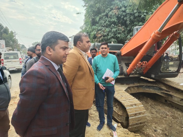 जौनपुर शहर हेतु निर्माणाधीन सीवरेज योजना की समीक्षा बैठक