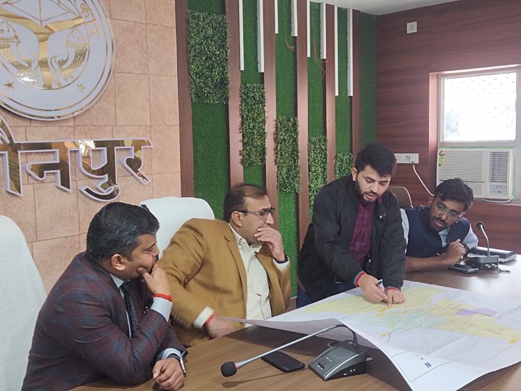 जौनपुर शहर हेतु निर्माणाधीन सीवरेज योजना की समीक्षा बैठक