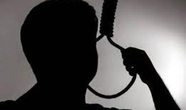 पेड से लटकता मिला नाबालिक युवक का शव