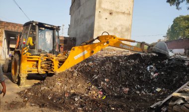 कल्याण समिति आफिस के सामने कुडे के अंबार को बी.डी. ओ. ने करवाया साफ