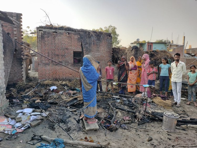 मेहनत की कमाई पर फिरा पानी, सब हुआ आग के हवाले , बन गया राख