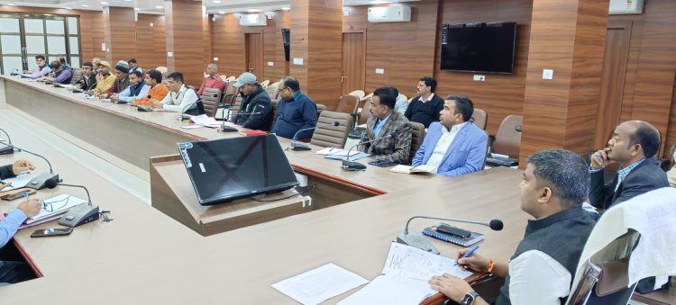 कलेक्ट्रेट के सभागार में आईजीआरएस की समीक्षा बैठक हुई संपन्न