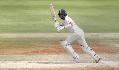 चौरहट क्रिकेट प्रतियोगिता के दसवें दिन तीन मैचों में देवरिया की टीम बनीं विजेता