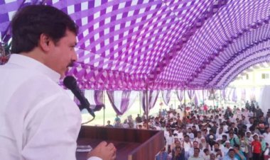 गोरारी में आसमा कालेज के वार्षिक कार्यक्रम में पहुँचे पूर्व सांसद धनंजय सिंह