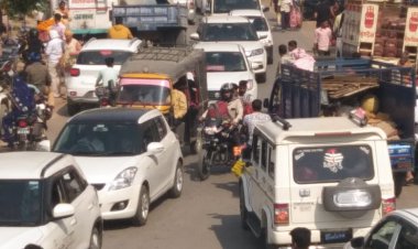 डग्गामार वाहन के कारण लगता हैं रोज लंबा जाम