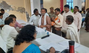 संपूर्ण समाधान दिवस का आयोजन तहसील सदर के मान्यवर काशीराम सामुदायिक भवन में किया गया।