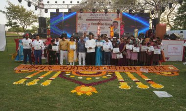 जौनपुर महोत्सव के अन्तर्गत दूसरे दिन शाही किला में भव्य एवं मनमोहक कार्यक्रम आयोजित हुए