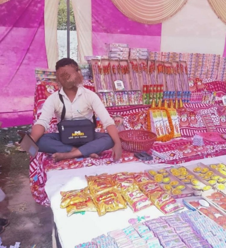 बगैर लाइसेंस के लगती है पटाखे की दुकानें.फायर सर्विस भी किसी दुकानदार के पास नही