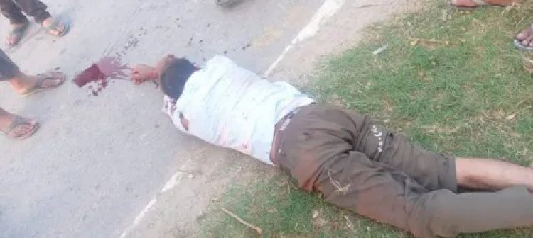 बाइक के आमने-सामने की टक्कर में बाइक सवार युवक घायल