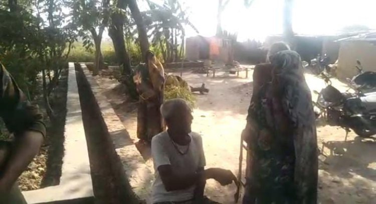 पीड़ित कि जमीन पर जबरजस्ती नाली व चकरोड निर्माण