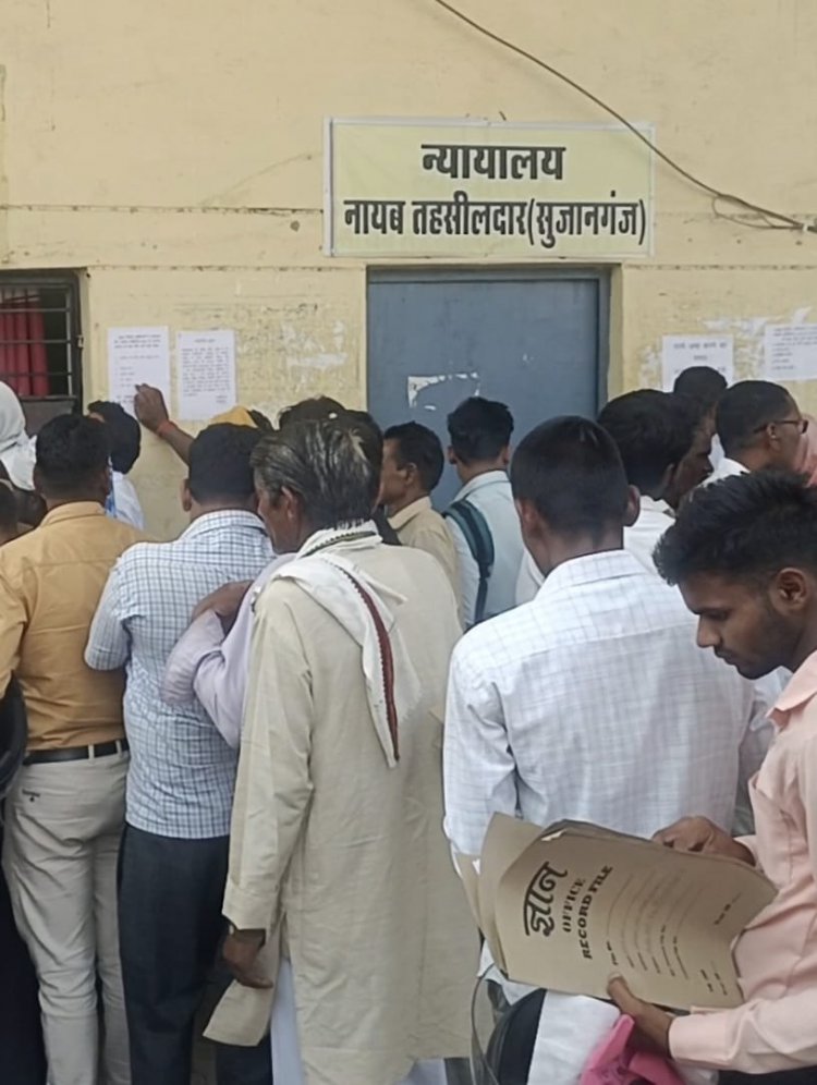 क्या गरीब होना गुनाह है, सभा, रैली, धरने, में शोभा बढ़ाने के लिए, क्या हैं  गरीब?