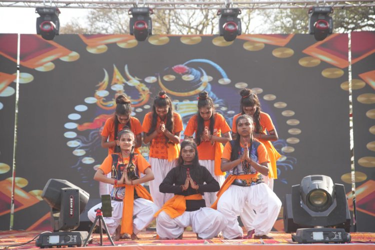 जौनपुर महोत्सव के अन्तर्गत दूसरे दिन शाही किला में भव्य एवं मनमोहक कार्यक्रम आयोजित हुए