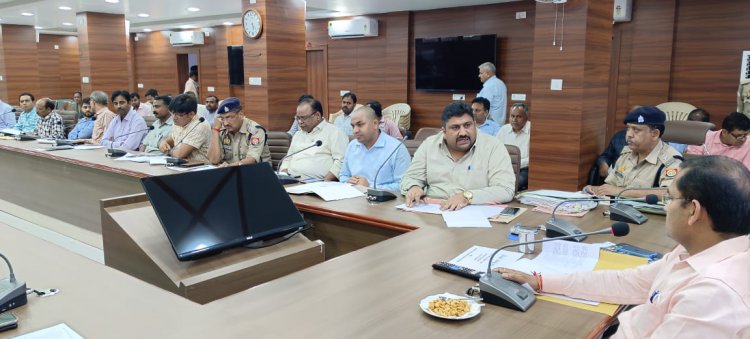 जिलाधिकारी श्री अनुज कुमार झा की अध्यक्षता में मंगलवार को देर सायं जिला उद्योग बन्धु की बैठक