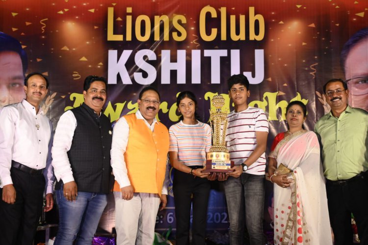 लायंस क्लब क्षितिज का भव्य पुरस्कार वितरण समारोह संपन्न