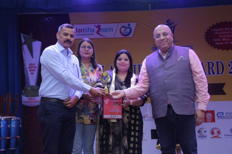 समाज में उत्कृष्ट कार्य के लिए उर्वशी सिँह को दिल्ली में  इंडियन अचीवर अवार्ड 2023  से किया गया सम्मानित