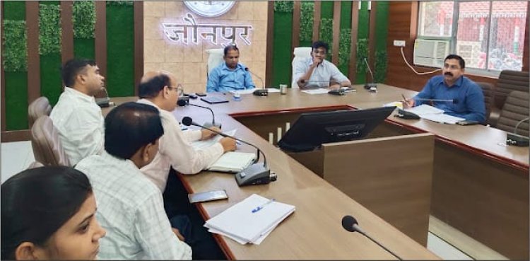 गंगा एवं पौधरोपण समिति की बैठक में डीएम ने दिए निर्देश, पौधरोपण