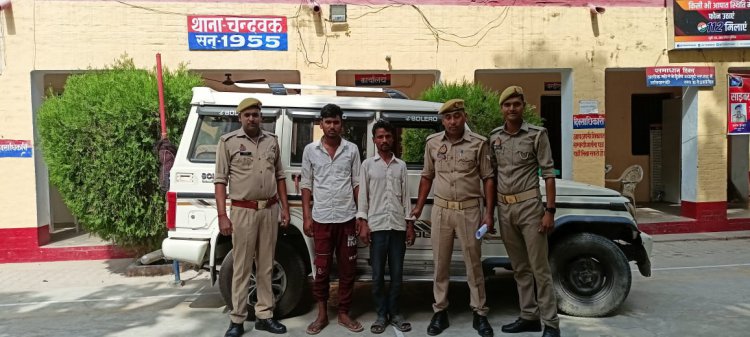चन्दवक, पुलिस द्वारा चार पहिया वाहन समेत दो अभियुक्त गिरफ्तार।