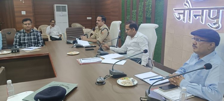 सड़क सुरक्षा को ध्यान में रखते हुए आम जनमानस को जागरूक किया:  डीएम जौनपुर