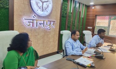 जिलाधिकारी अनुज कुमार झा की अध्यक्षता में मा0 मुख्यमंत्री जी की प्राथमिकता से सम्बन्धित विकास कार्यक्रम....