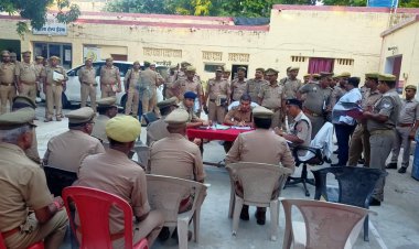 जौनपुर,  डाक्टर अजय पाल शर्मा द्वारा चंन्दवक थाना का किया गया औचकनिरक्षण.