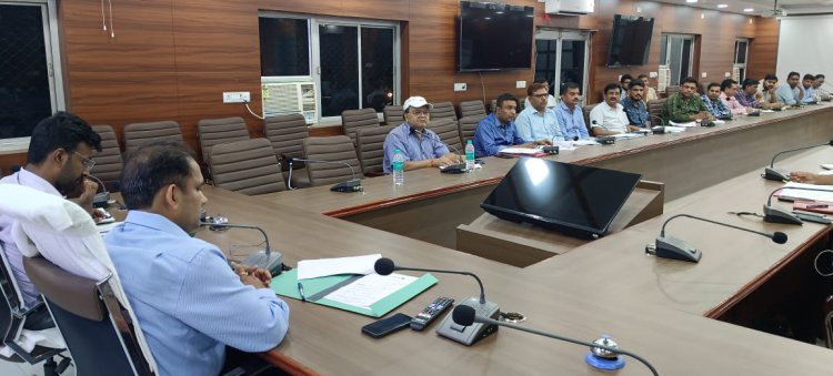 कलेक्ट्रेट सभागार में  जल जीवन मिशन के कार्यों की समीक्षा बैठक हुई संपन्न