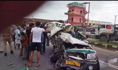 ट्रक और प्राइवेट एंबुलेंस की टक्कर एंबुलेंस ड्राइवर की मौत