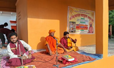 सदा सुख केवल भगवान के चरणों में 