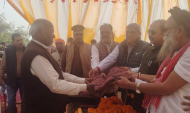 प्रभावती देवी चैरिटेबल संस्था द्वारा किया गया कंबल वितरण