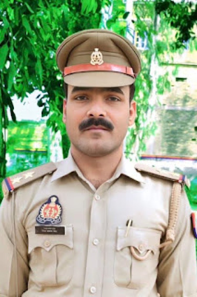 जौनपुर/ 25 हजार के इनामी निलंबित थानाध्यक्ष दिव्य प्रकाश सिंह ने किया सरेंडर